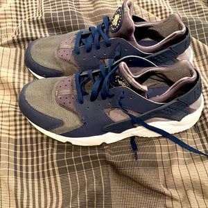 Size 13 Nike Huraches